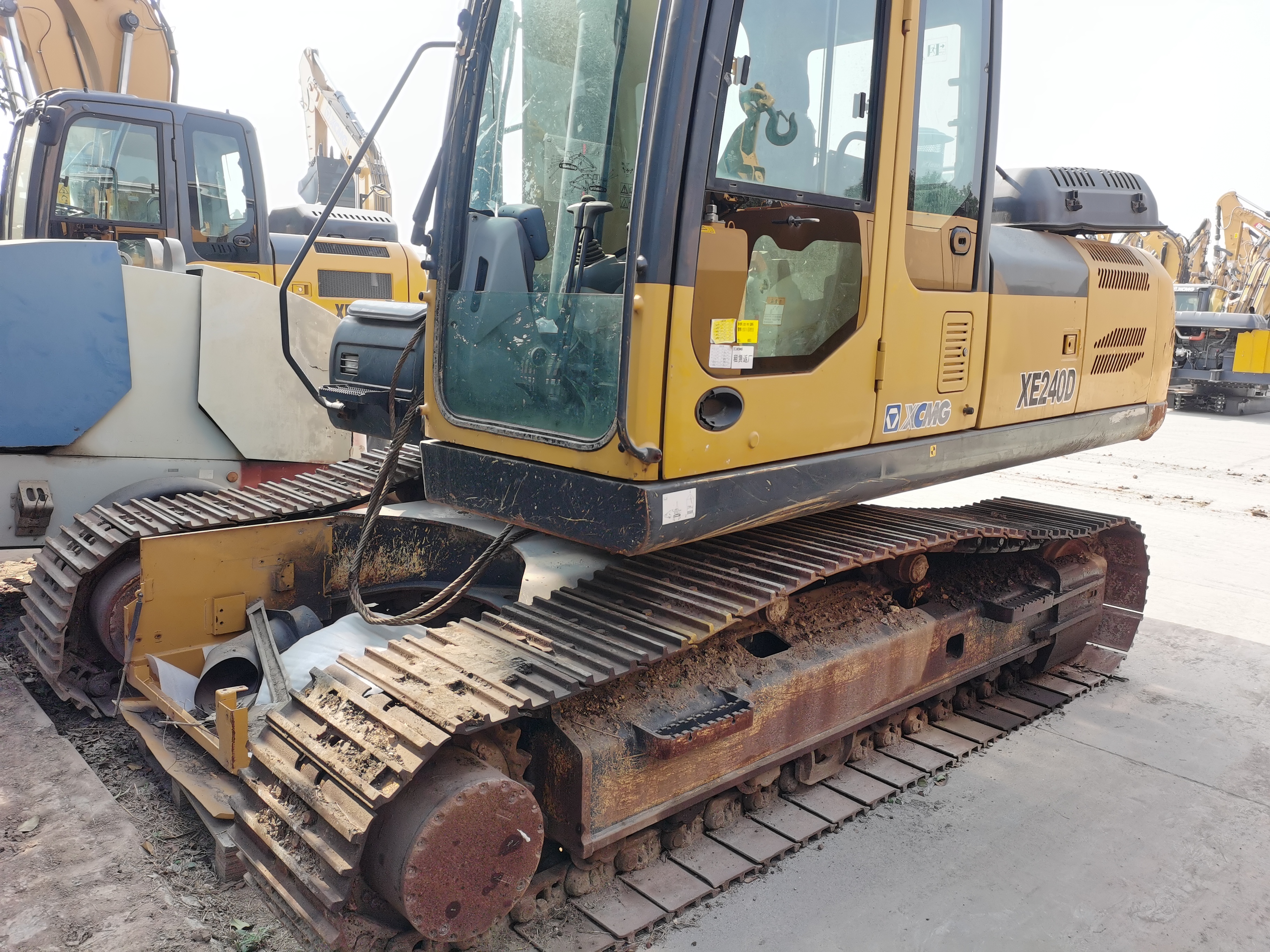 徐工XE240D履带式挖掘机