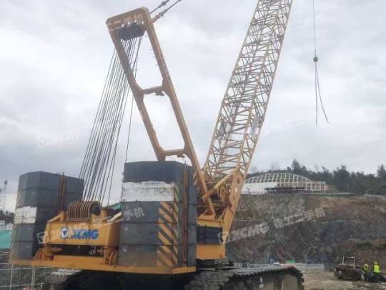 徐工XGC150履带式起重机