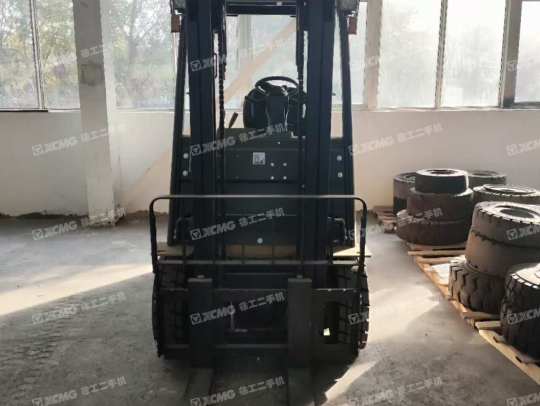 徐工XCB-L25电动平衡重叉车