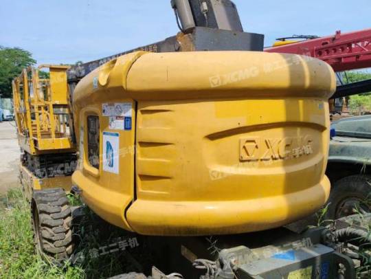 徐工GTBZ14J曲臂式高空作业平台