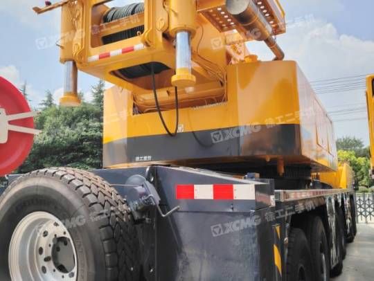 徐工QAY260全路面汽车起重机