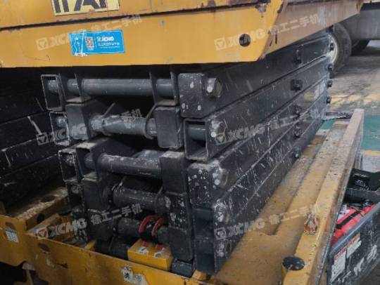 徐工GTJZ1212剪叉式高空作业平台