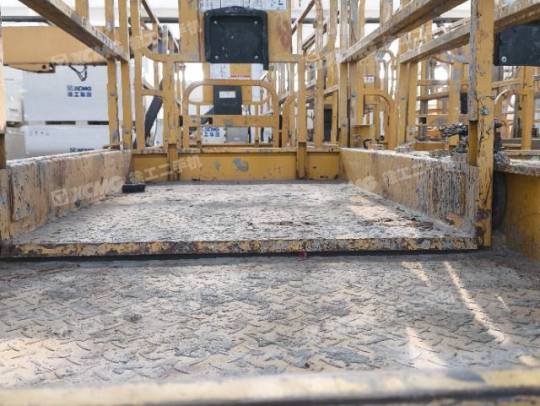 徐工GTJZ1212剪叉式高空作业平台