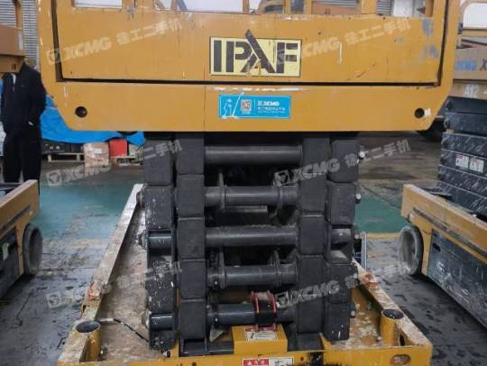 徐工GTJZ1212剪叉式高空作业平台