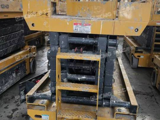 徐工GTJZ1212剪叉式高空作业平台