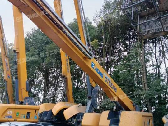 徐工XGS24直臂式高空作业平台