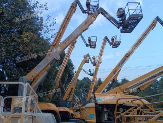 徐工XGS24直臂式高空作业平台