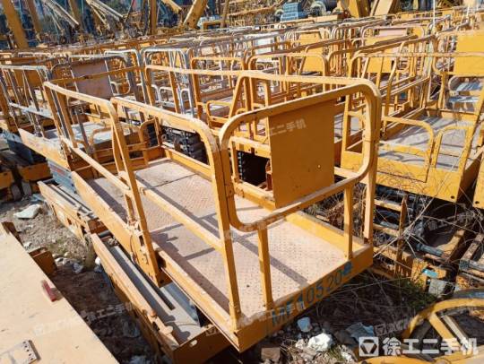 徐工GKS28直臂式高空作业车