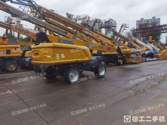 徐工GKS28直臂式高空作业车