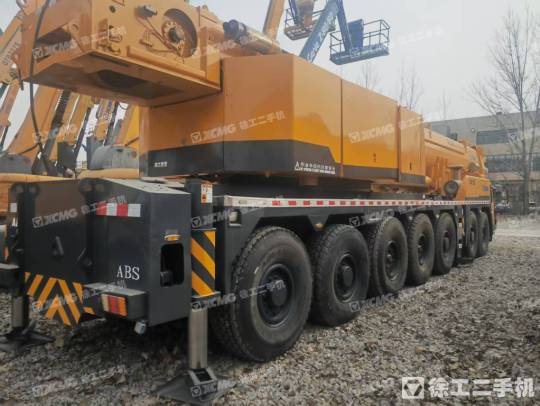 徐工QAY300全路面汽车起重机