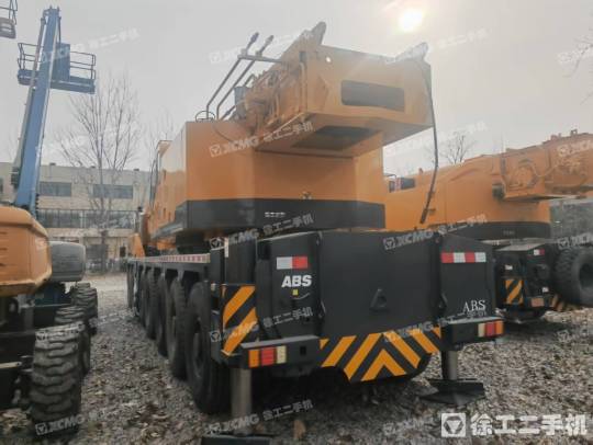 徐工QAY300全路面汽车起重机