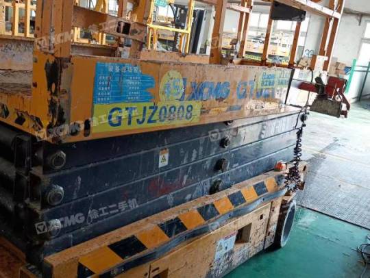 徐工GTJZ0808剪叉式高空作业平台