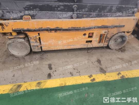 徐工GTJZ0808剪叉式高空作业平台