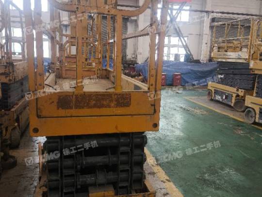 徐工GTJZ0808剪叉式高空作业平台