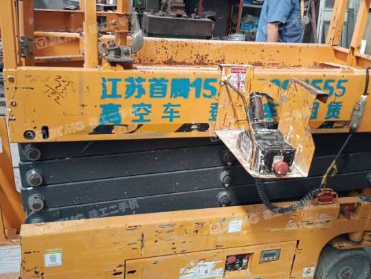 徐工GTJZ0808剪叉式高空作业平台