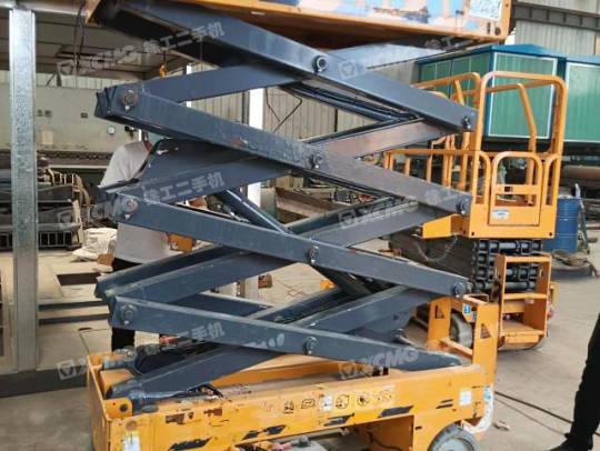 徐工GTJZ0808剪叉式高空作业平台