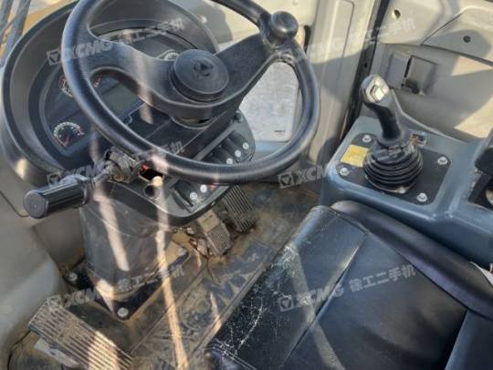 徐工LW300KV轮式装载机