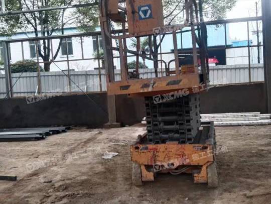 徐工GTJZ1212剪叉式高空作业平台