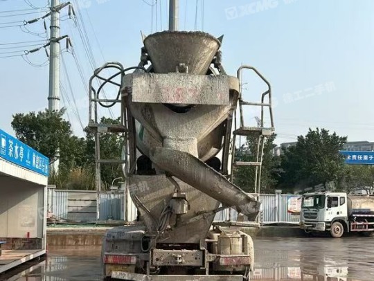 徐工G4806E搅拌车