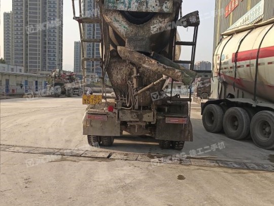 徐工G4805E搅拌车