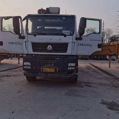 徐工HB62V泵车
