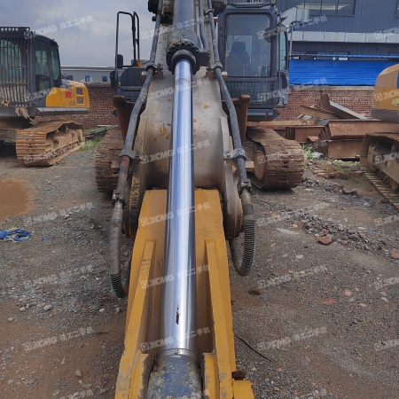 徐工XE270DK履带式挖掘机