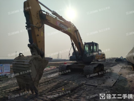 徐工XE380DK履带式挖掘机