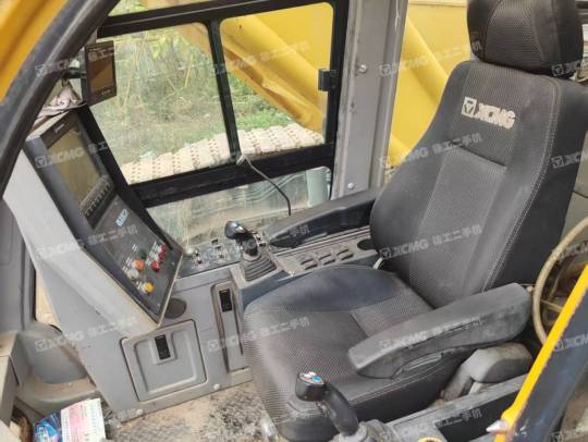 徐工XGC130-I履带式起重机