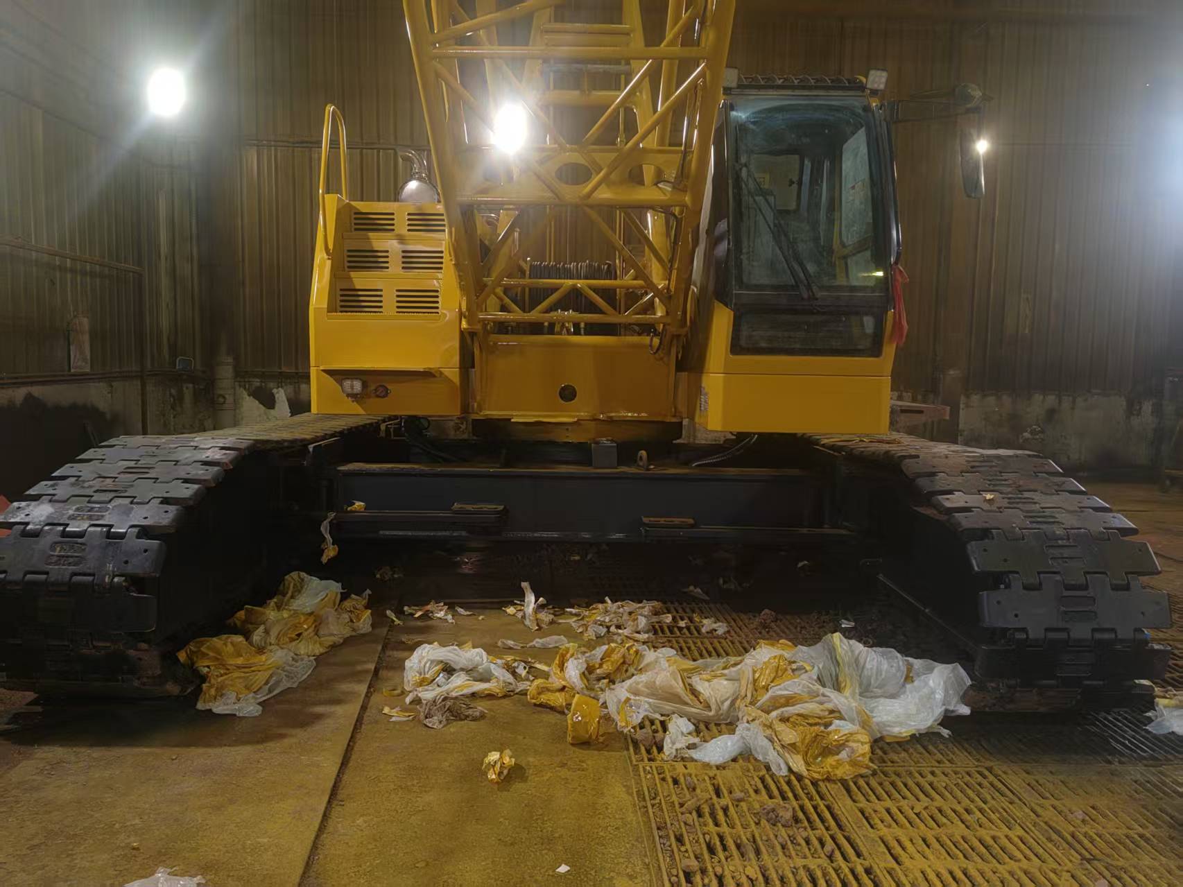 徐工XGC75履带式起重机