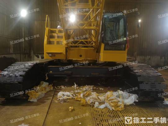 徐工XGC75履带式起重机