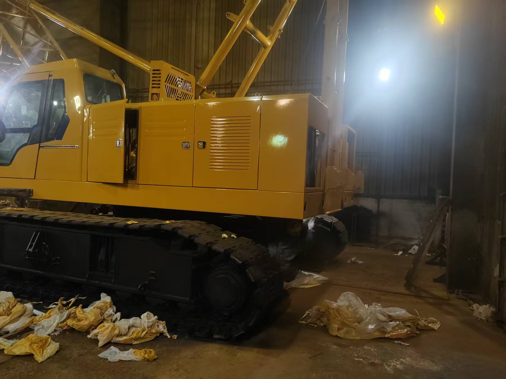 徐工XGC75履带式起重机