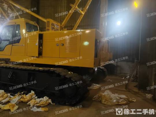 徐工XGC75履带式起重机