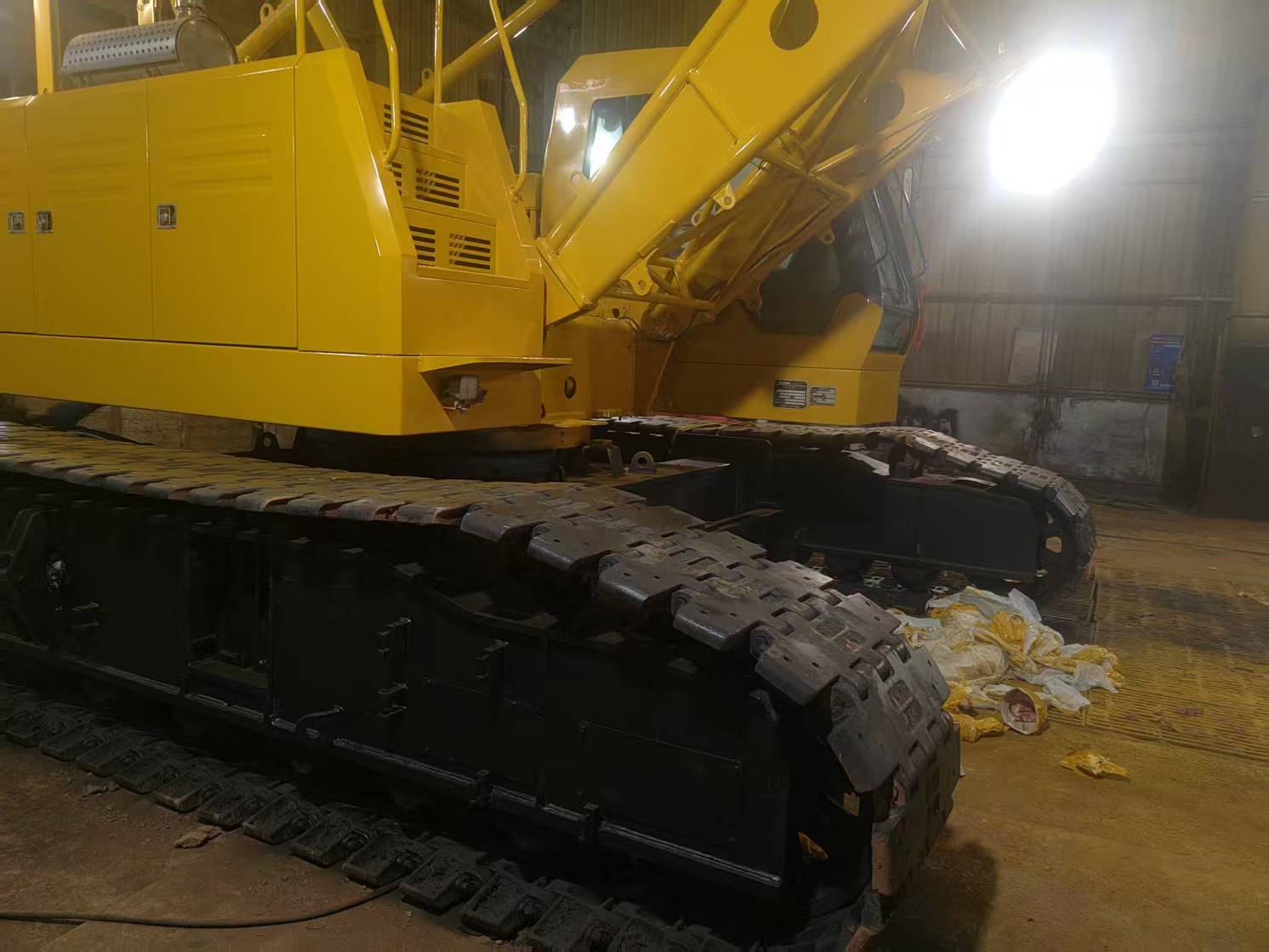 徐工XGC75履带式起重机