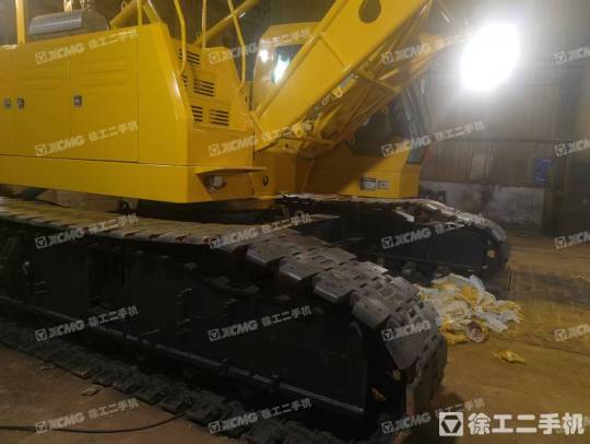 徐工XGC75履带式起重机