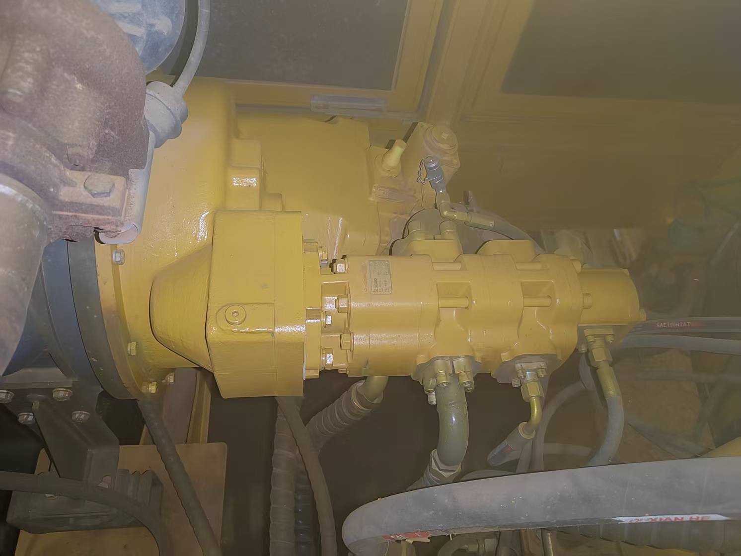 徐工XGC75履带式起重机