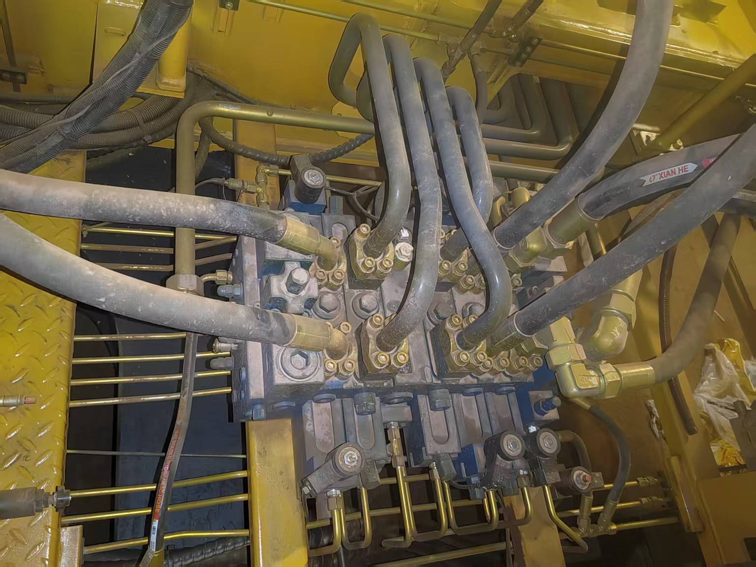 徐工XGC75履带式起重机