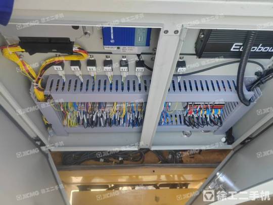 徐工XGC11000履带式起重机