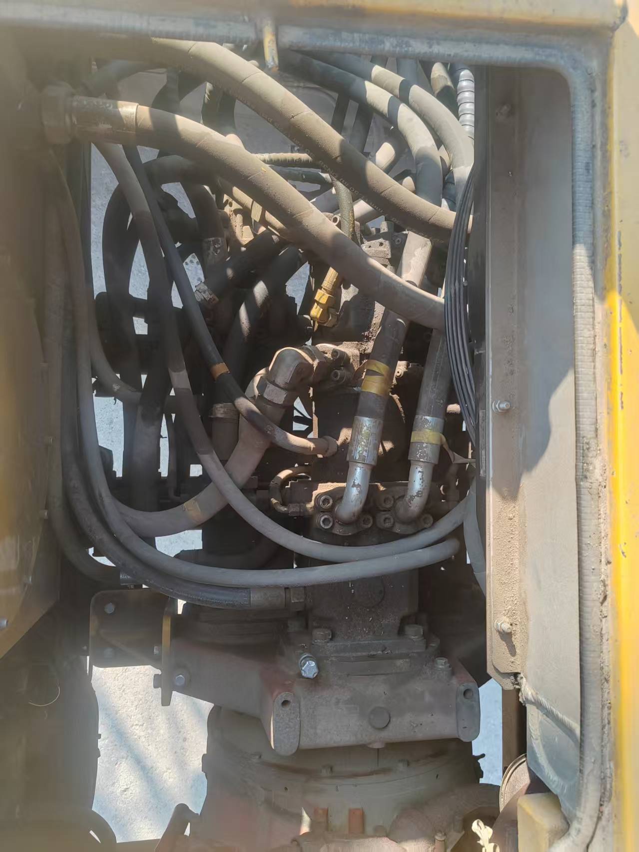 徐工XGC11000履带式起重机