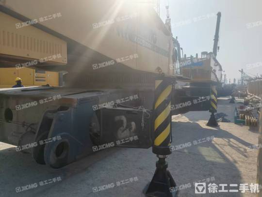 徐工XGC11000履带式起重机