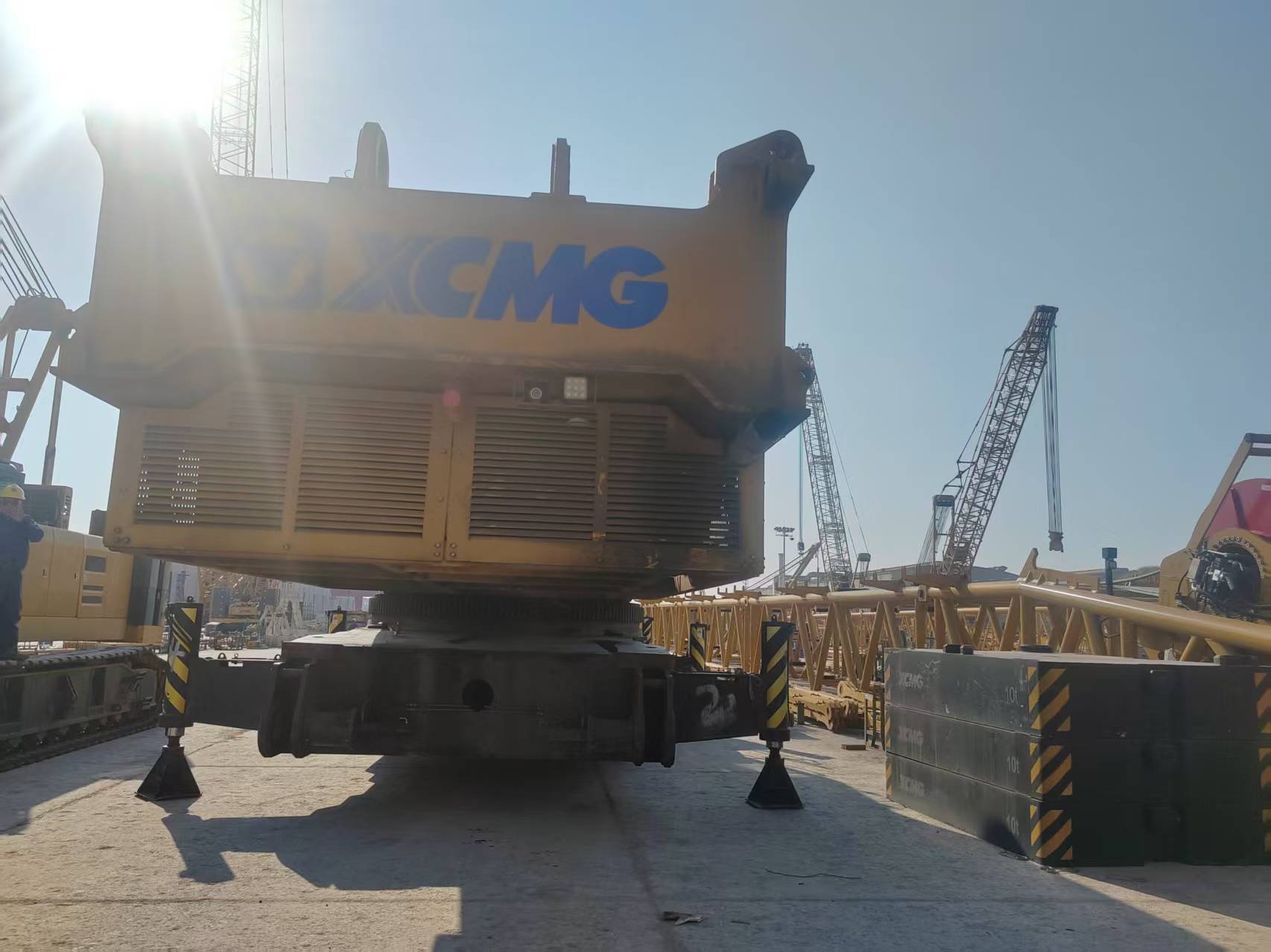 徐工XGC11000履带式起重机