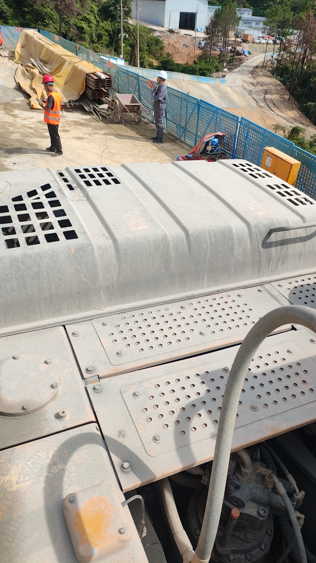 徐工XE215DA履带式挖掘机