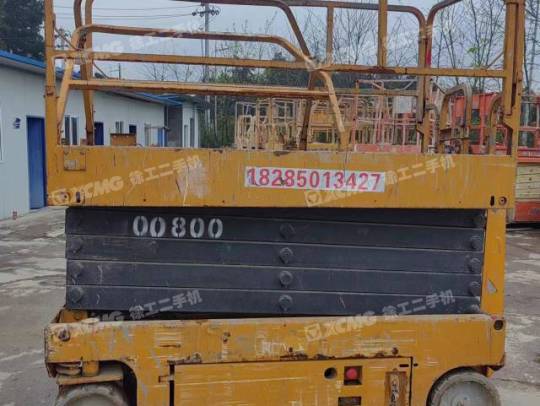 徐工GTJZ1012剪叉式高空作业平台