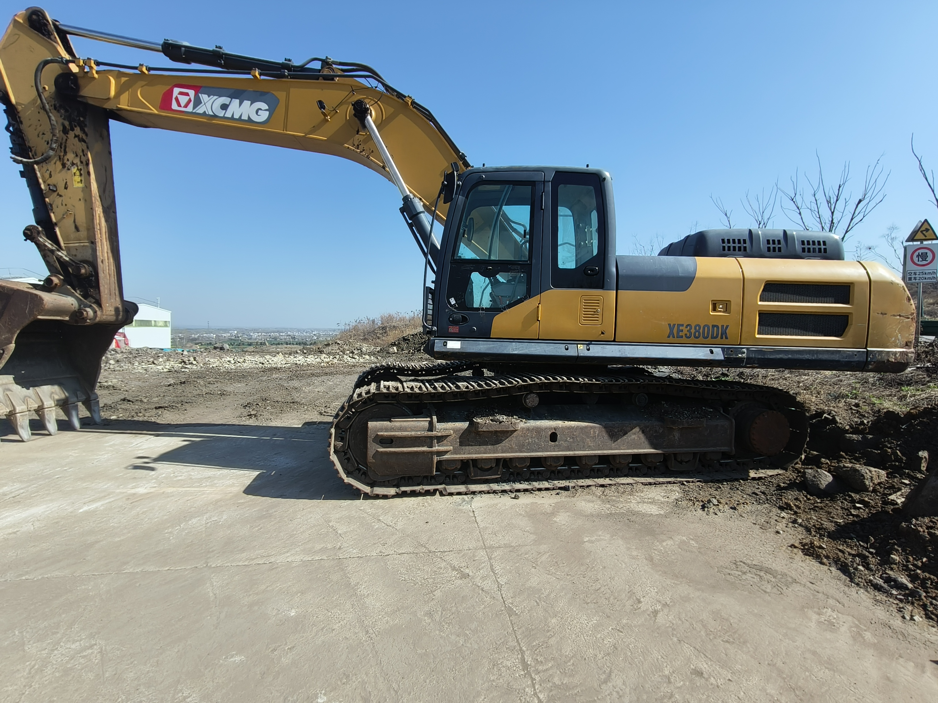 徐工XE380DK履带式挖掘机