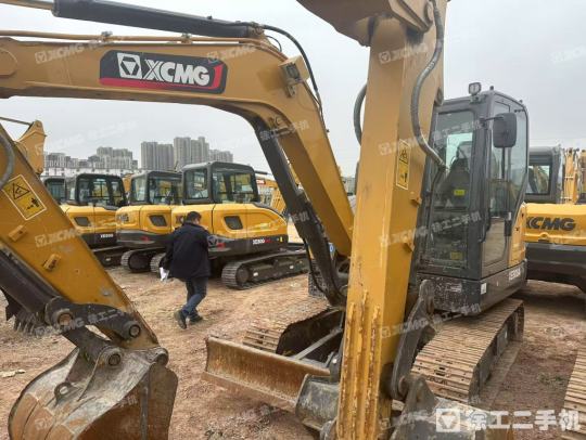 徐工XE60GA履带式挖掘机