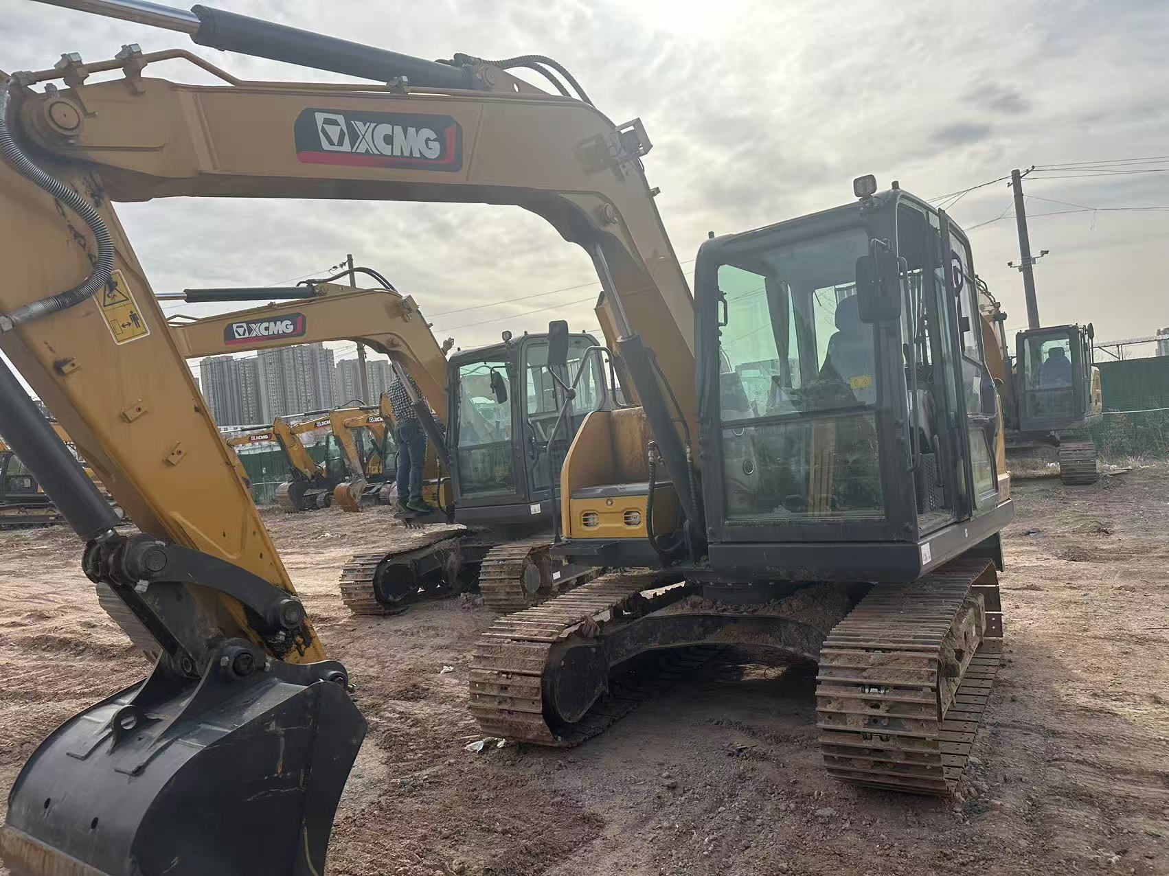 徐工XE75G履带式挖掘机