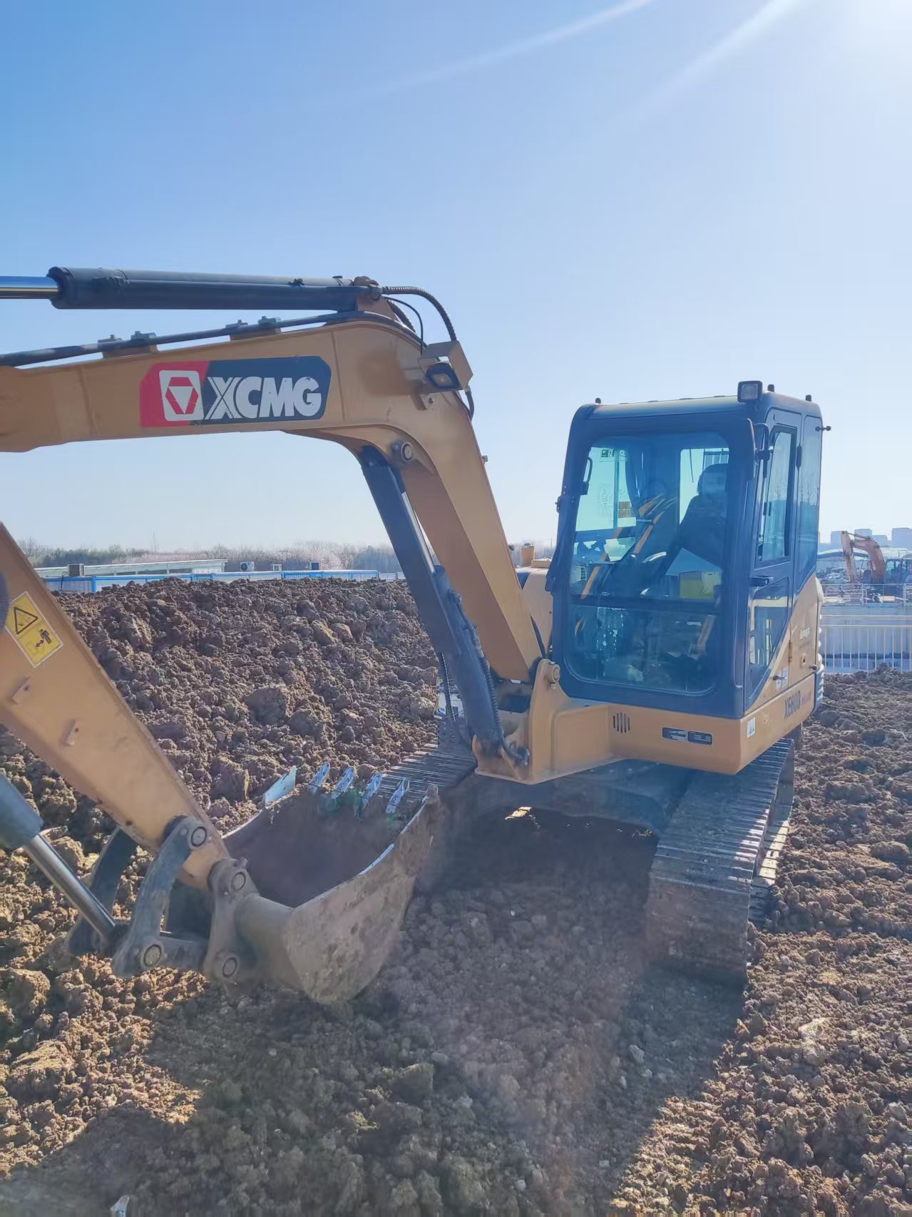 徐工XE60D履带式挖掘机