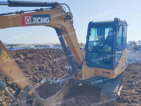 徐工XE60D履带式挖掘机