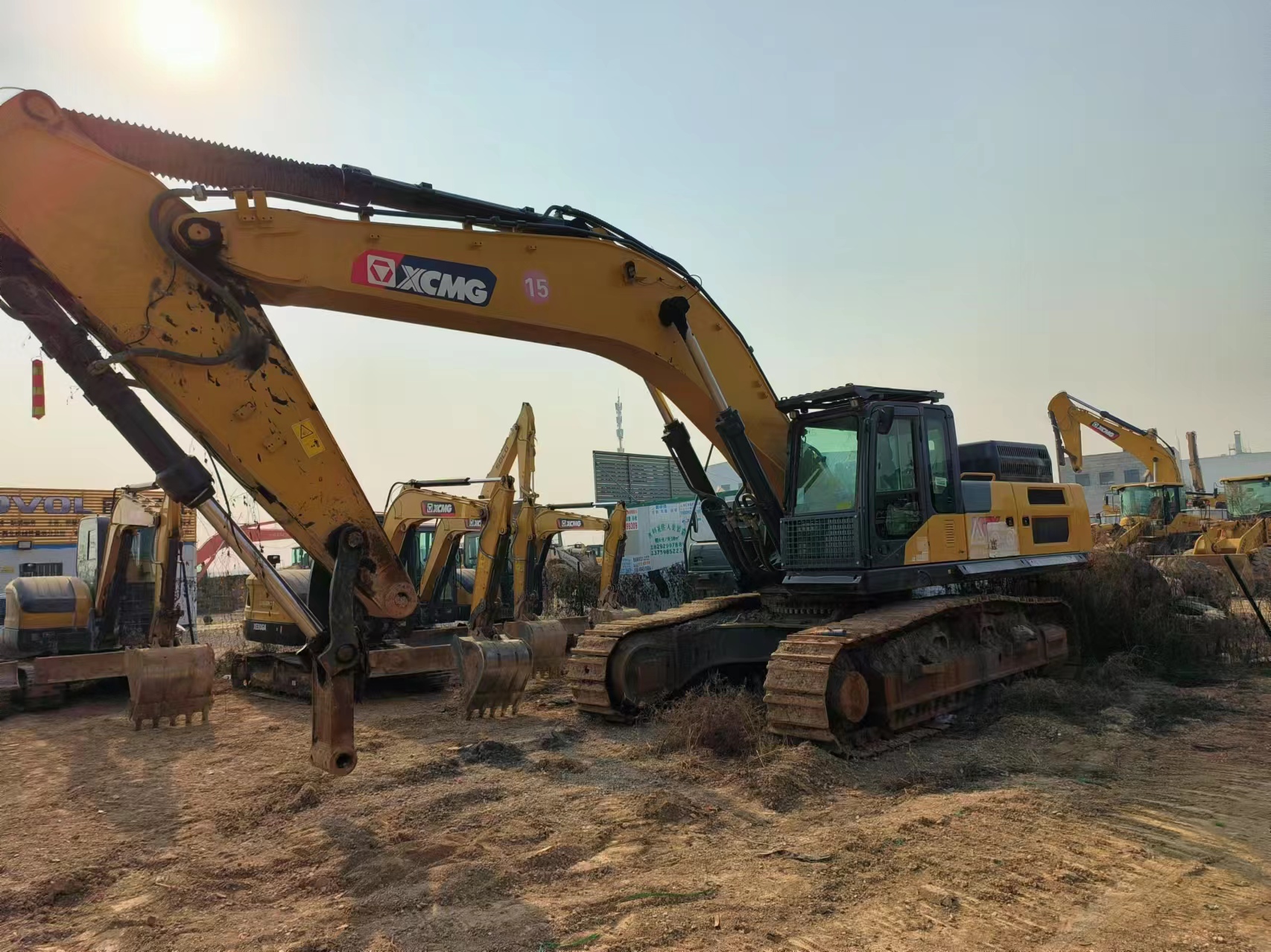 徐工XE550DK履带式挖掘机