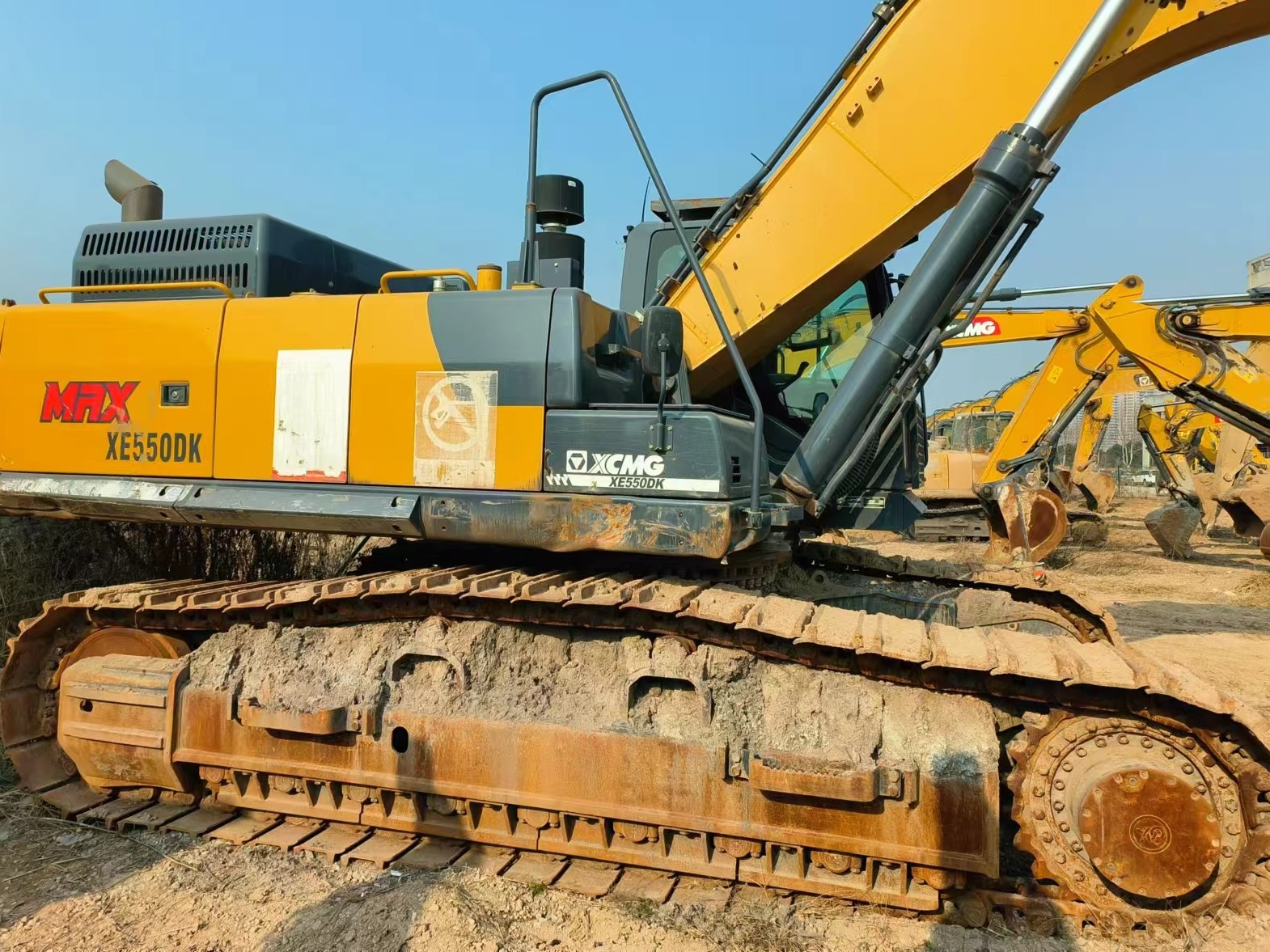 徐工XE550DK履带式挖掘机