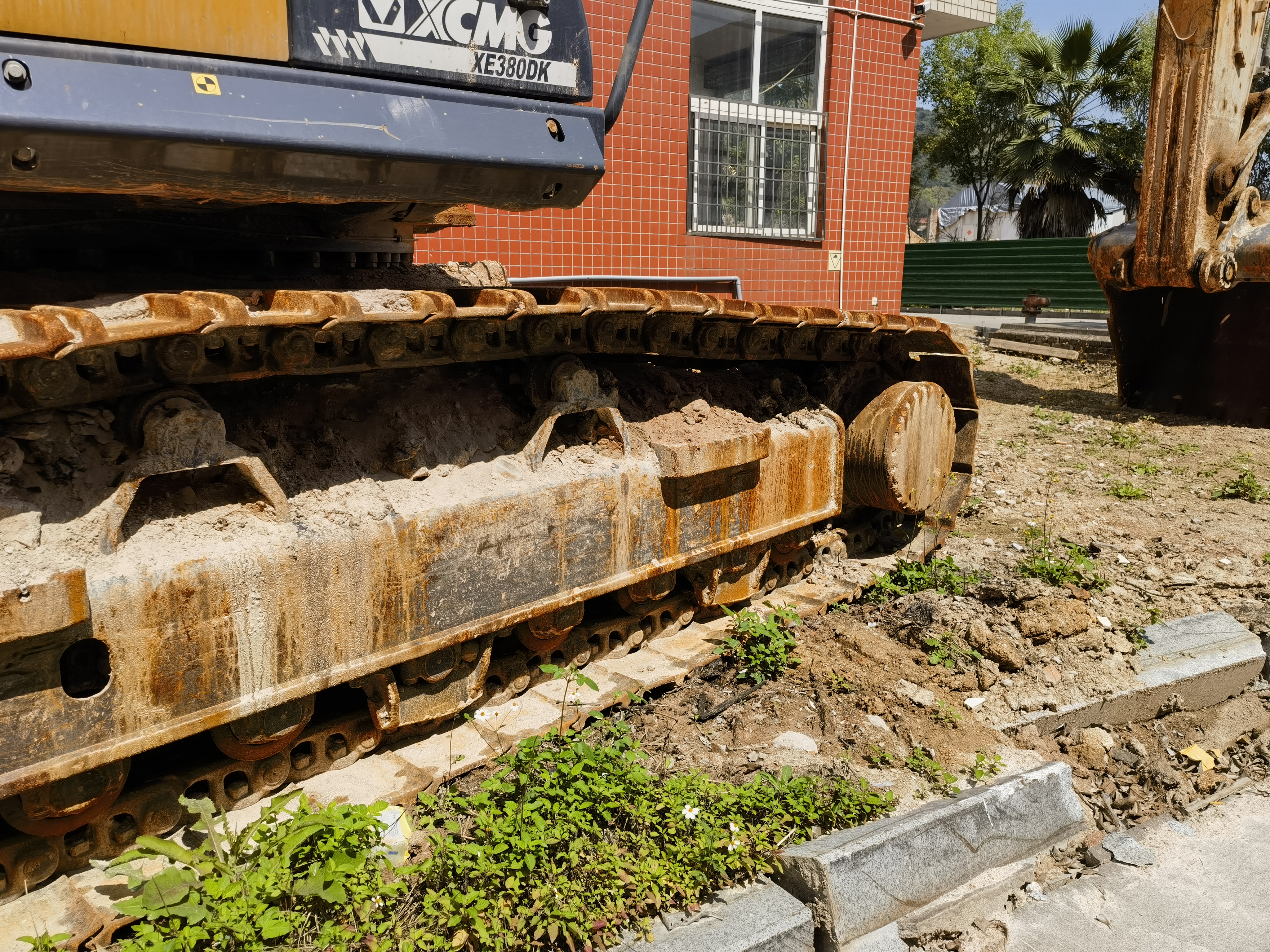 徐工XE380DK履带式挖掘机